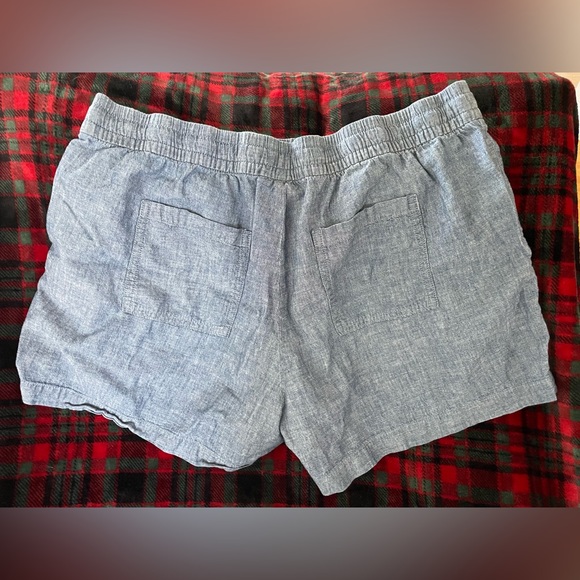 3 Pair Linen Shorts! 2 GAP, 1 Old Navy- black, chambray, olive - Picture 7 of 12